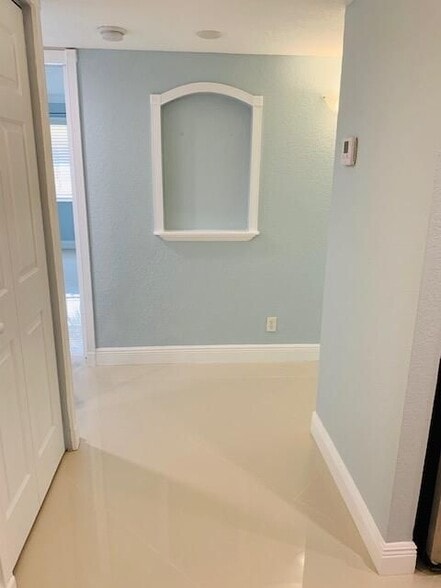 Building Photo - 1515 E Broward Blvd