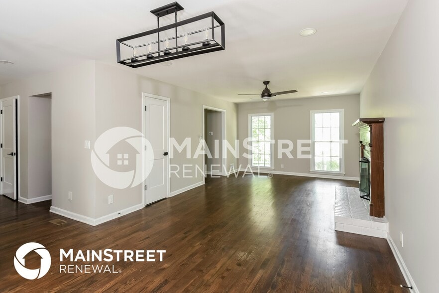 Building Photo - 2730 Cedarbrook Dr