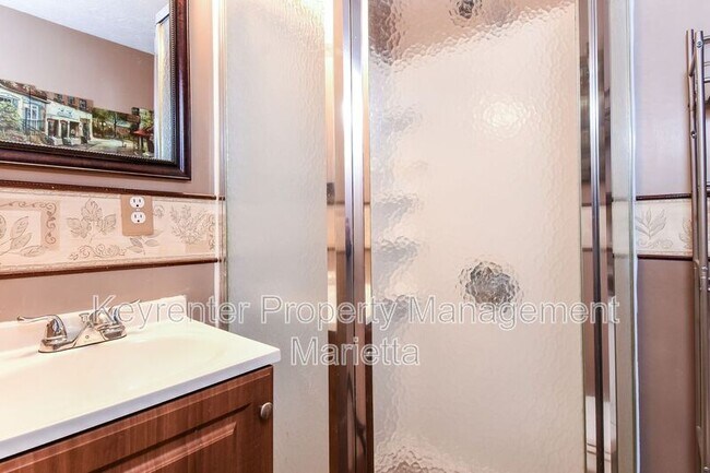 Building Photo - 1312 Brandl Dr SW