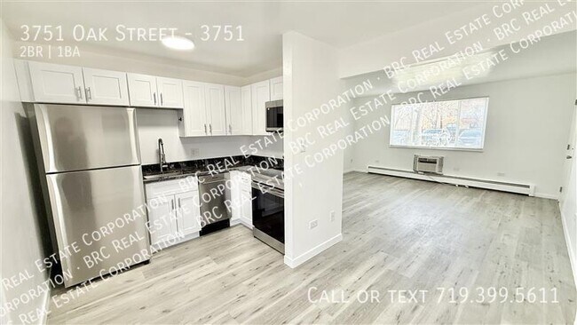 Building Photo - 3751 Oak St