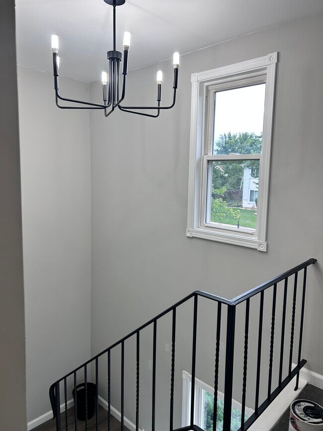 Building Photo - Now Available – Charming 3-Bedroom Home fo...