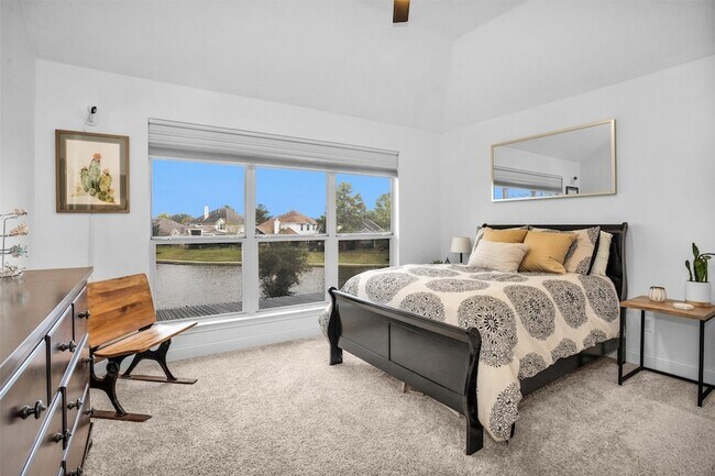 Building Photo - 3006 E Lake Falls Cir