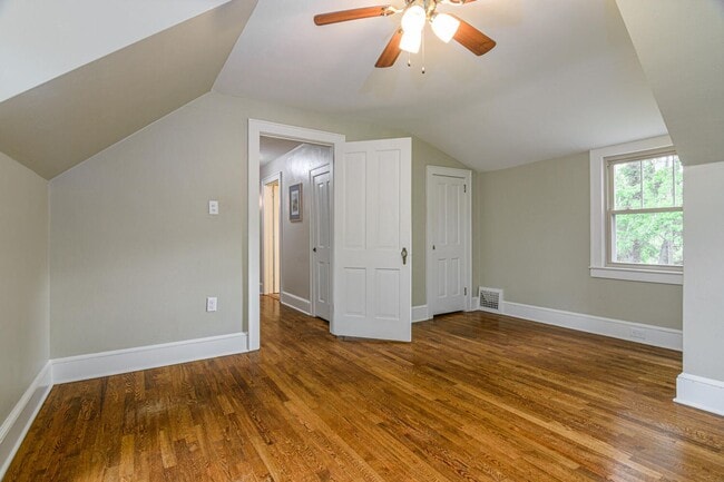Building Photo - Charming Three-Bedroom Home East of Asheville