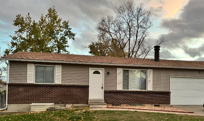 Primary Photo - Spacious and Charming Lakewood Home with H...