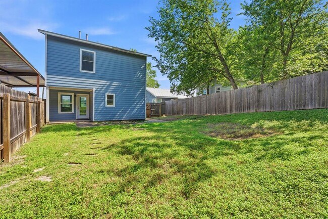 Building Photo - 2720 Oak Springs Dr