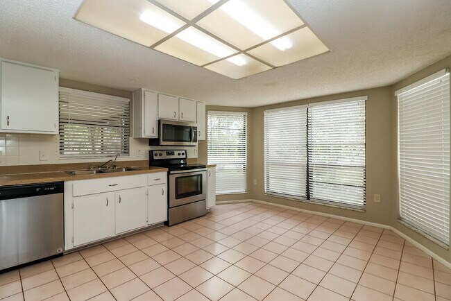 Building Photo - 5113 Gardendale Ln