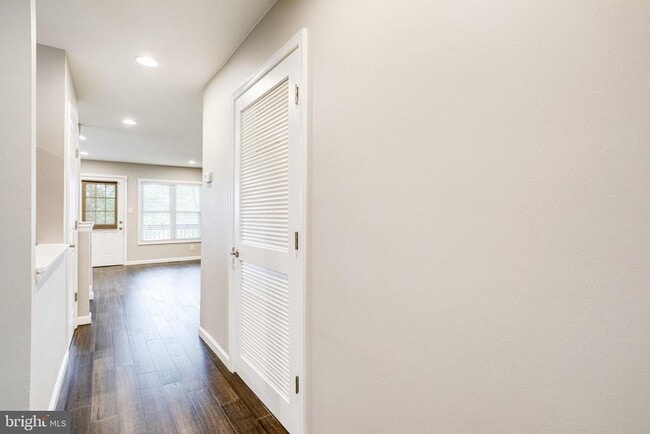 Building Photo - 2648 Bowen Rd SE