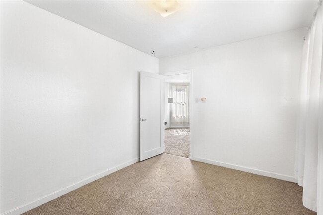 Building Photo - 3249 Encinal Ave