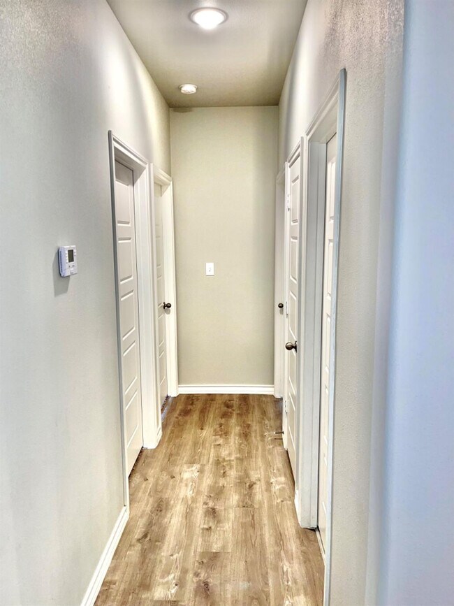 Building Photo - 7729 96th St