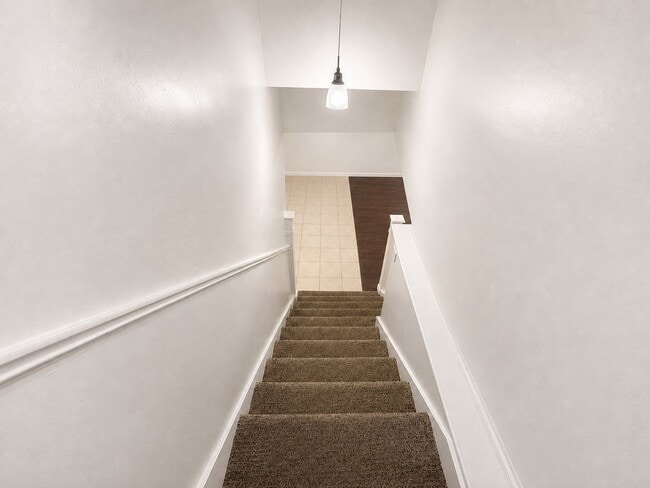 Building Photo - Spacious 3-Bed, 2-Bath Basement Unit in Murray