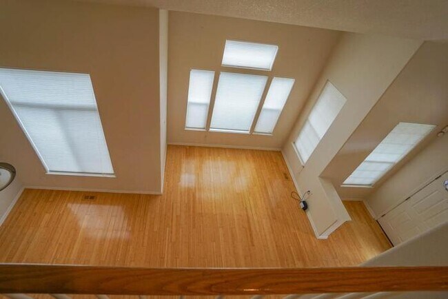 Building Photo - BEAUTIFUL FOUR BEDROOM HOME IN EAST COUNTY