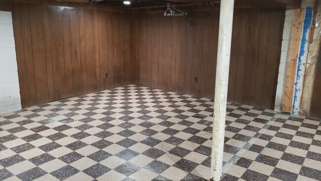 Building Photo - 28833 Groveland St