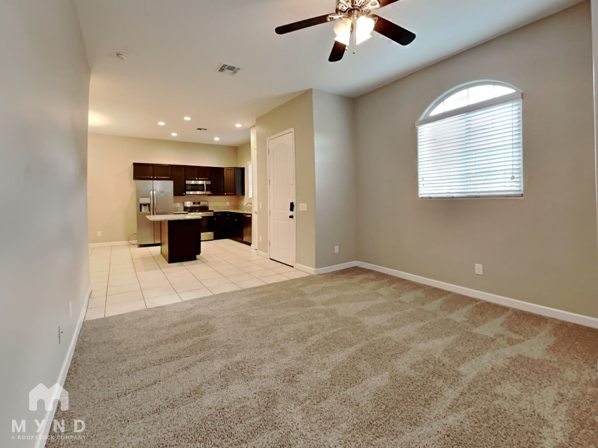 Building Photo - 1367 S Country Club Dr