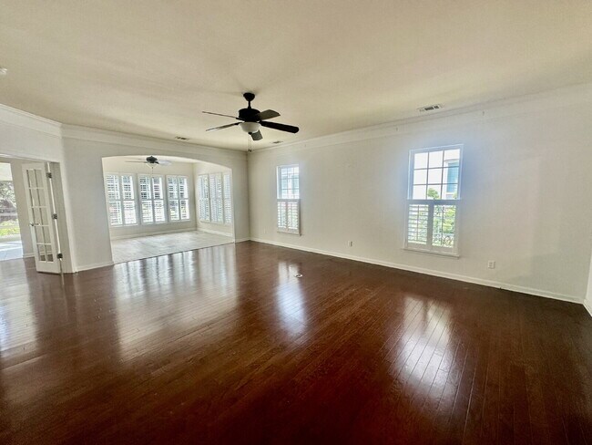 Building Photo - Spacious Updated Home in Sun City!