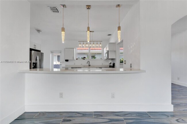 Building Photo - 501 90th St