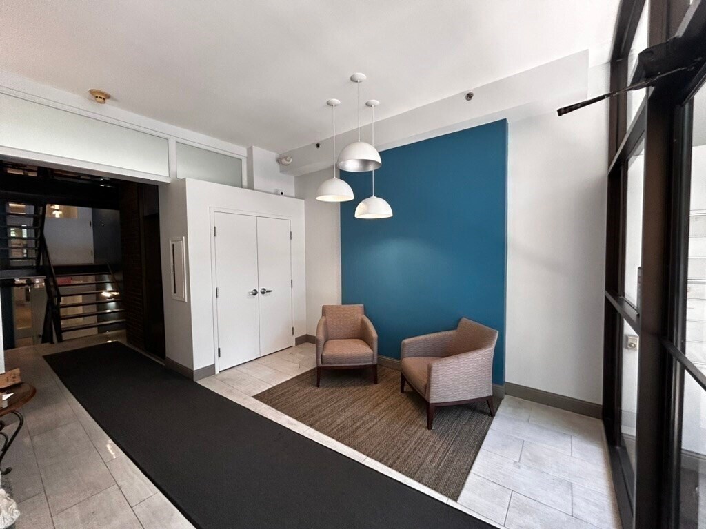 Building Photo - 41 Marion St