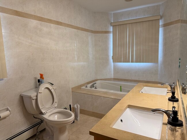 Building Photo - 49 Orris Ave