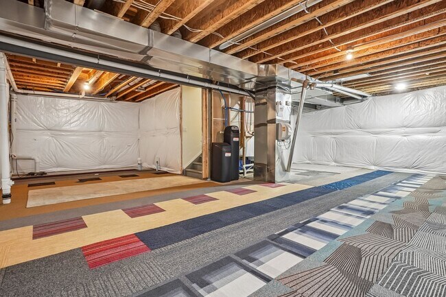 Building Photo - Luxurious Living: 2,367 Sq Ft Home with 4 Baths in Prime Location