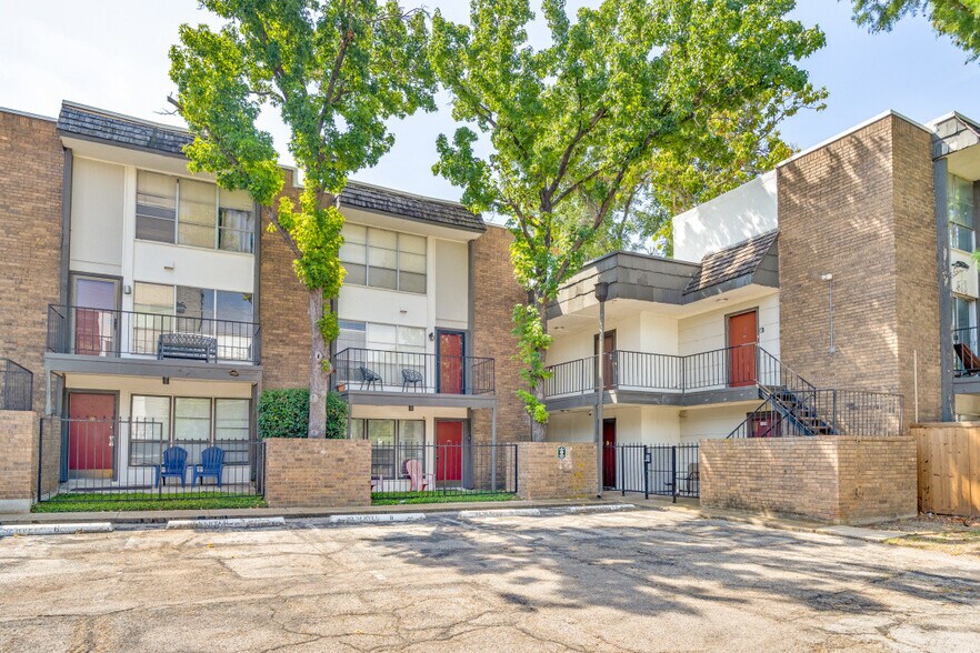 Building Photo - 2720 Reagan Street