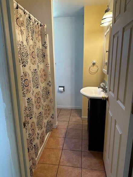 Building Photo - 2903 Soltis Dr