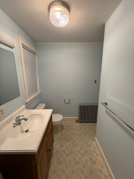 Building Photo - 3456 Main St