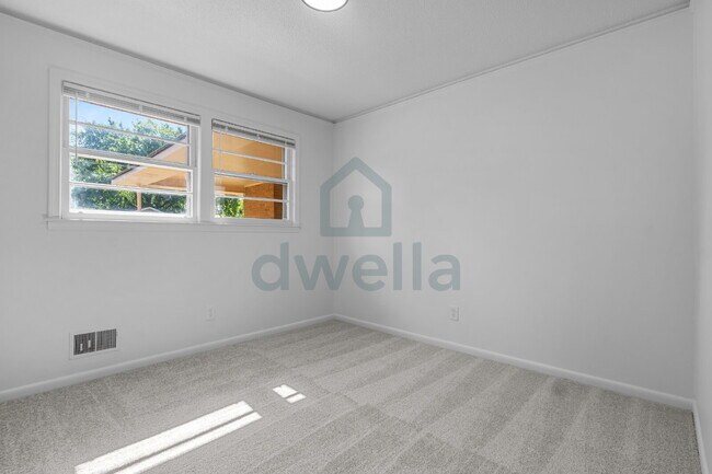 Building Photo - 3-Bedroom (1.5 Baths) Fully Renovated Rental Home in a PRIME Location! Only 6 minutes to Downtown...