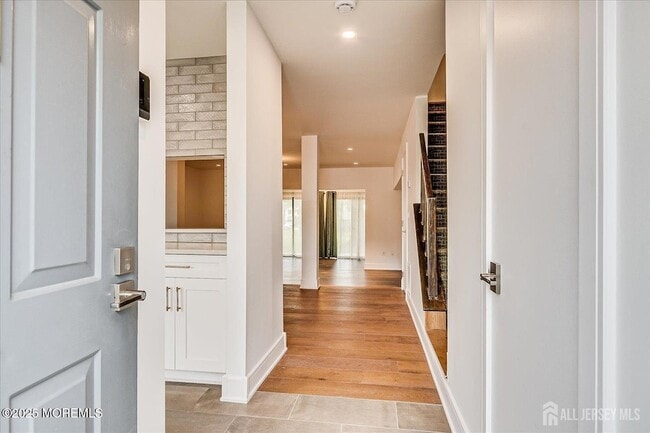 Building Photo - 369 Bromley Pl