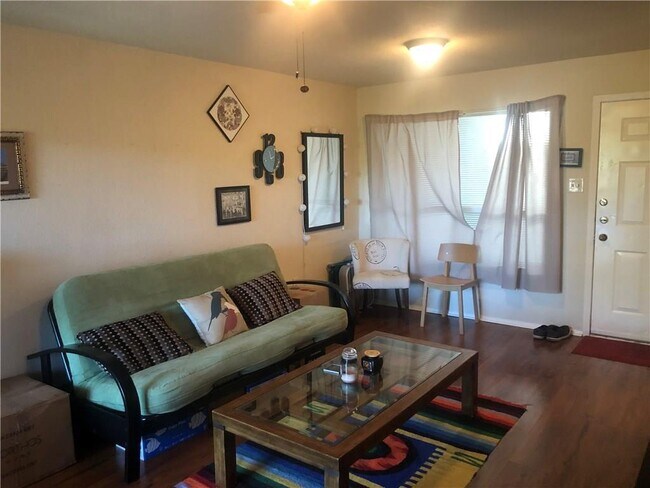 Building Photo - 1514 Parker Ln