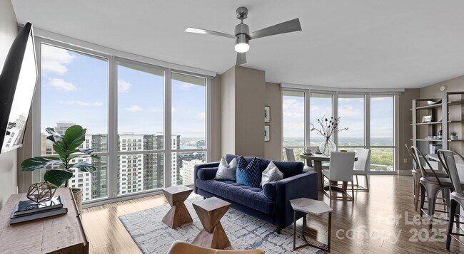 Building Photo - 225 S Poplar St