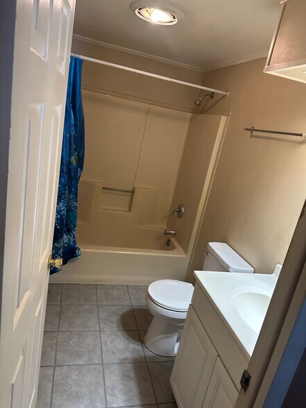 Bath - 64 Wells Farm Rd