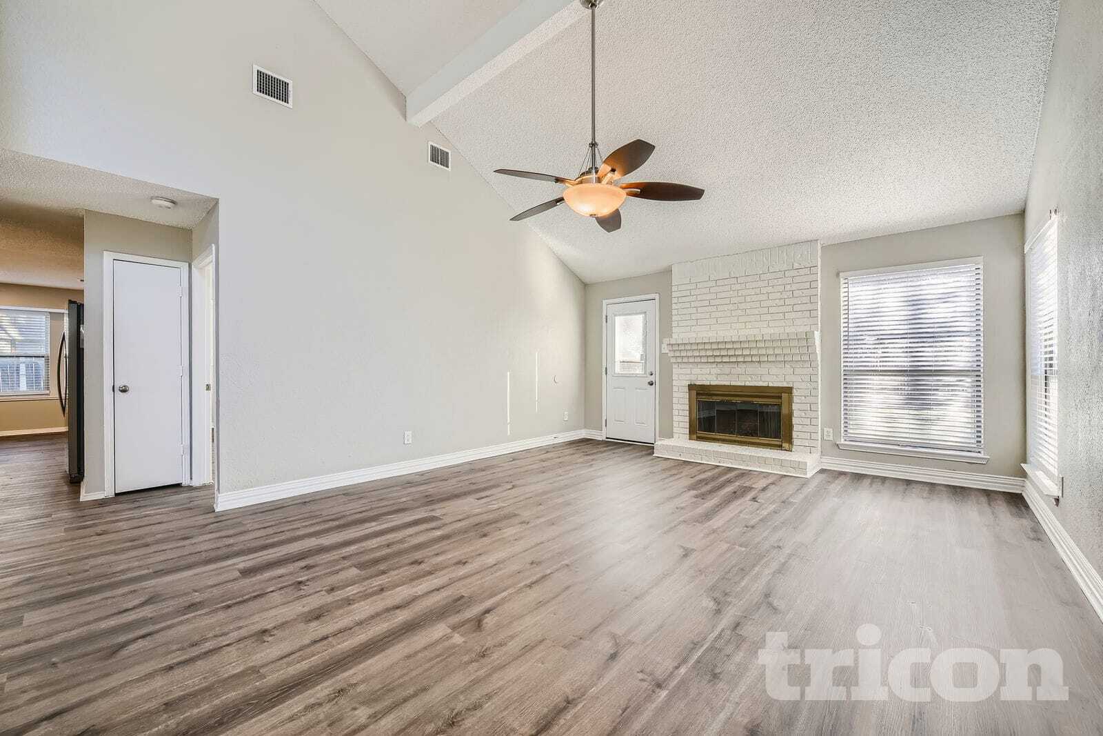 Building Photo - 6305 Meadowglen Dr