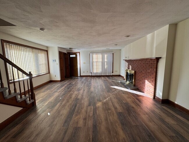 Building Photo - 224 Park St