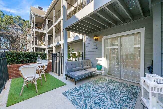 Building Photo - Get $500 OFF Luxury Renovated 1BR!!! — Move in by 01/07