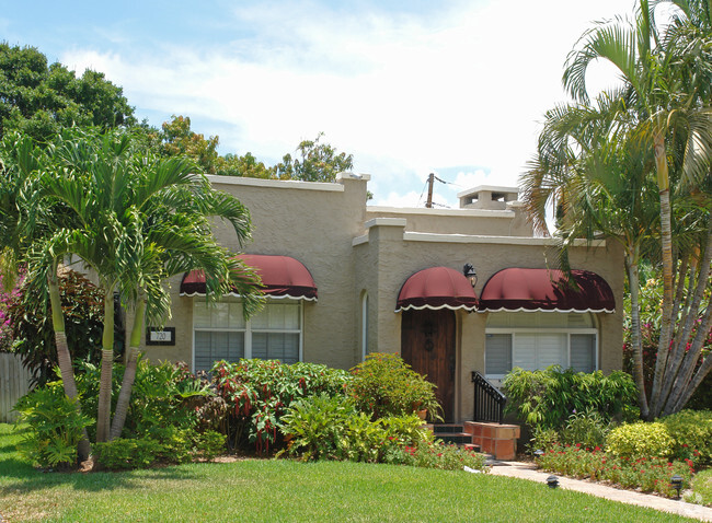 Building Photo - 720 Ponce De Leon Dr