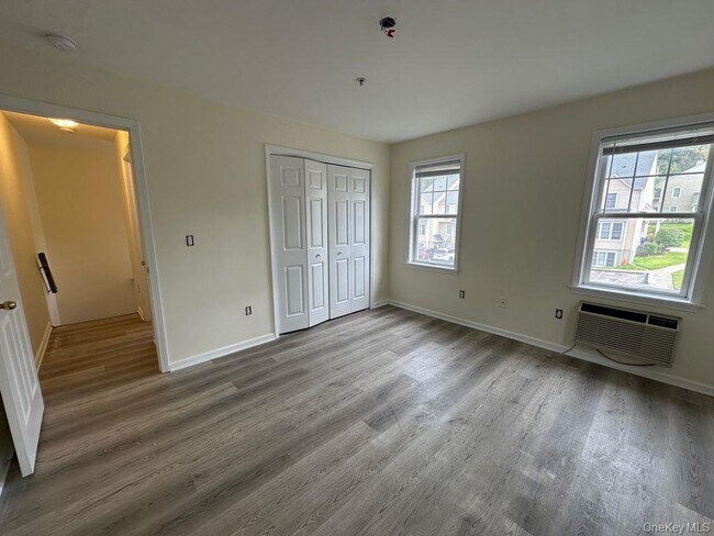 Building Photo - 1870 Baldwin Rd