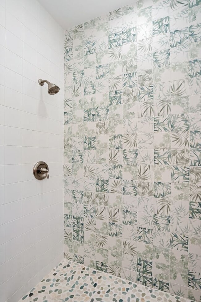 Building Photo - Monthly  FUN Furnished Bradenton, FL Rental VACA or Short term