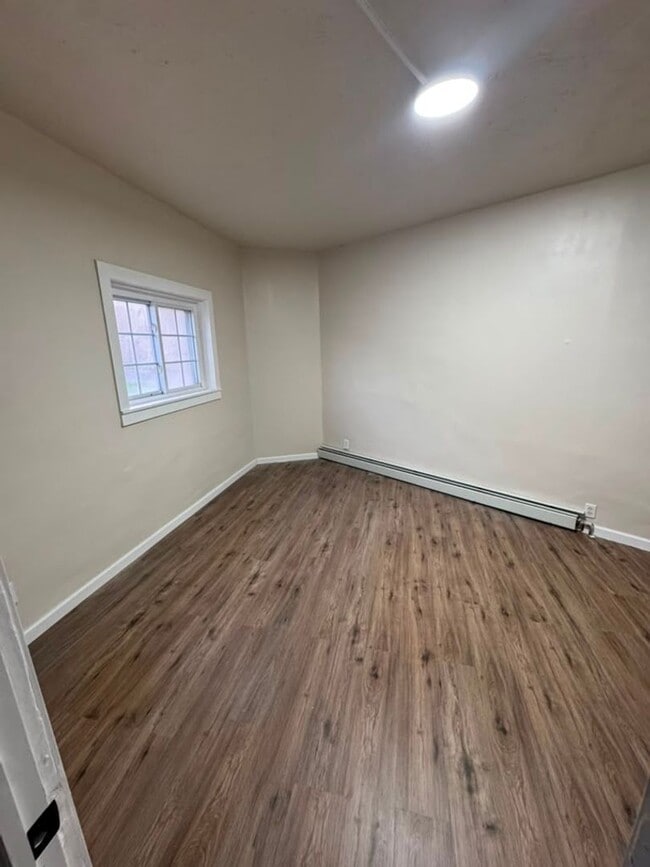Building Photo - 427 Oak Alley