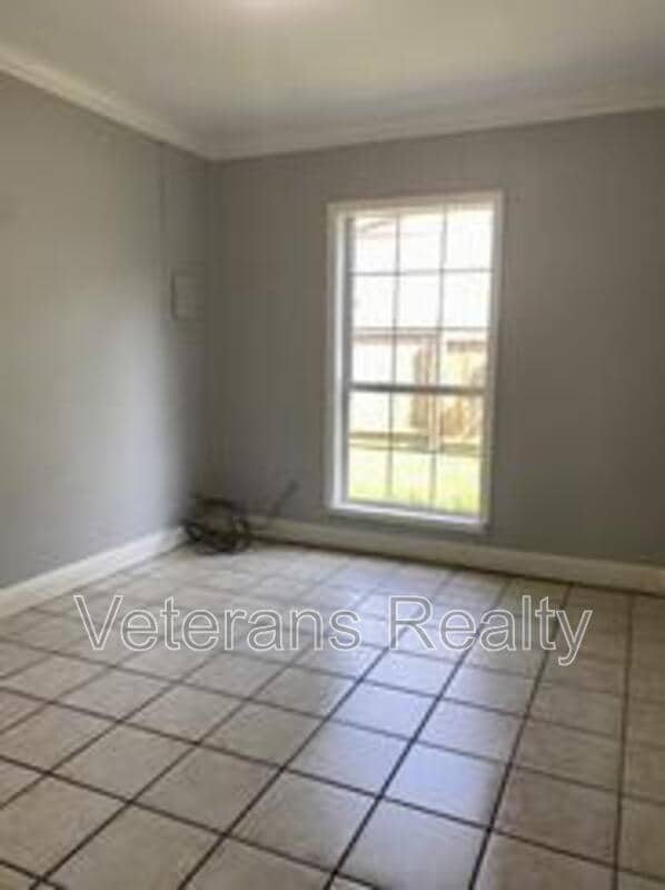 Building Photo - 101 Park Row Ave