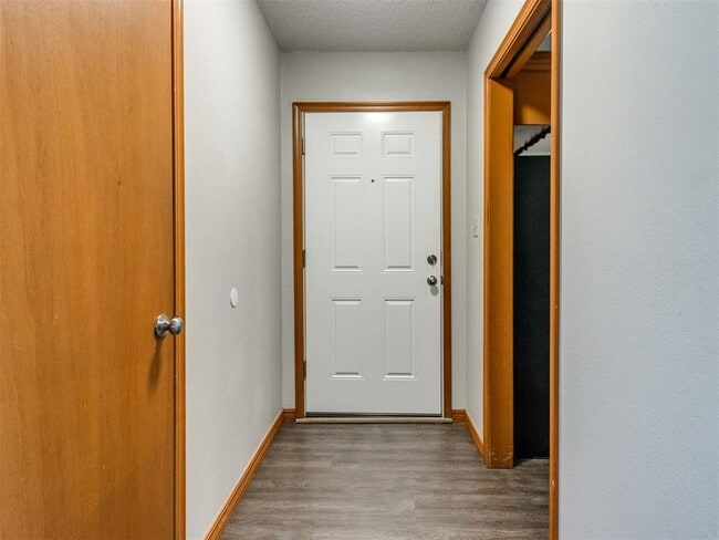 Building Photo - 1639 Westbrooke Terrace