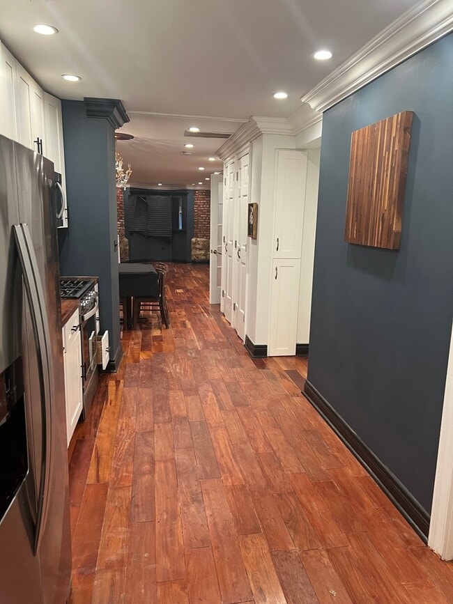 Building Photo - 2437 N Francisco Ave