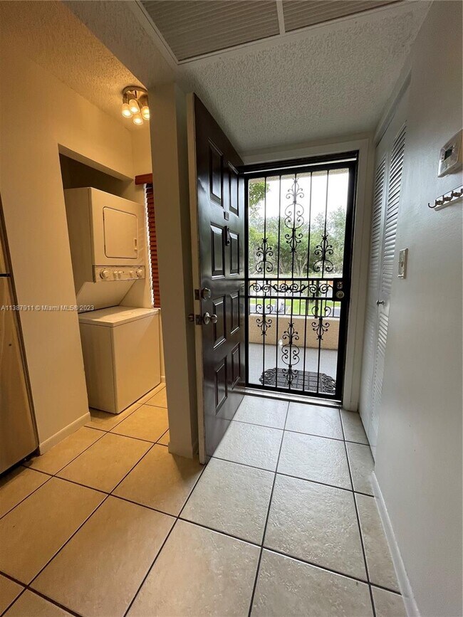 Building Photo - 10451 W Broward Blvd