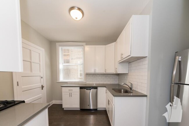 Primary Photo - 2 bedroom in Chicago IL 60640