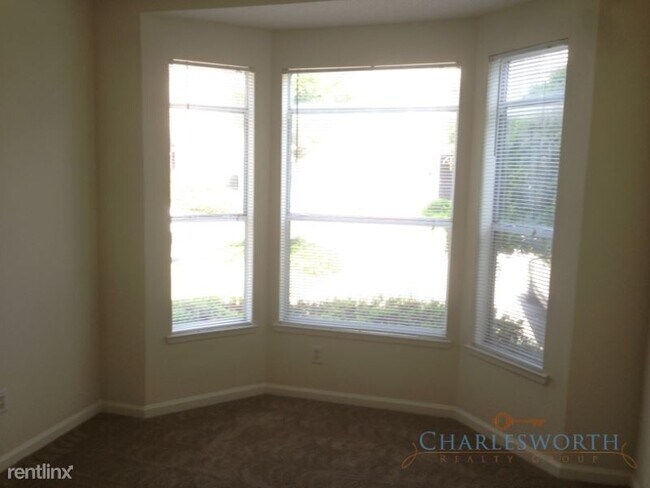 Building Photo - 2 br, 2 bath Townhome - Piedmont