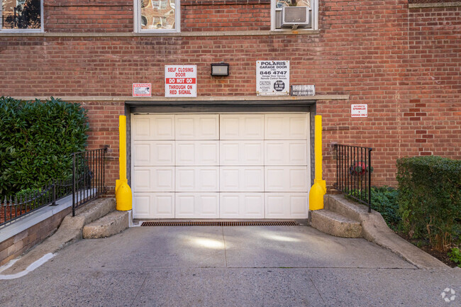 Building Photo - 72-10 112th St