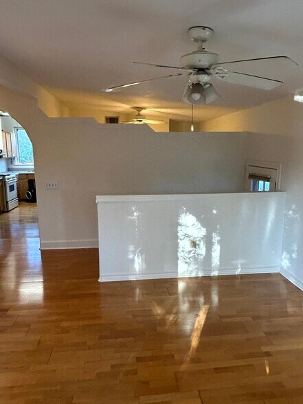 Building Photo - 607 Upson St