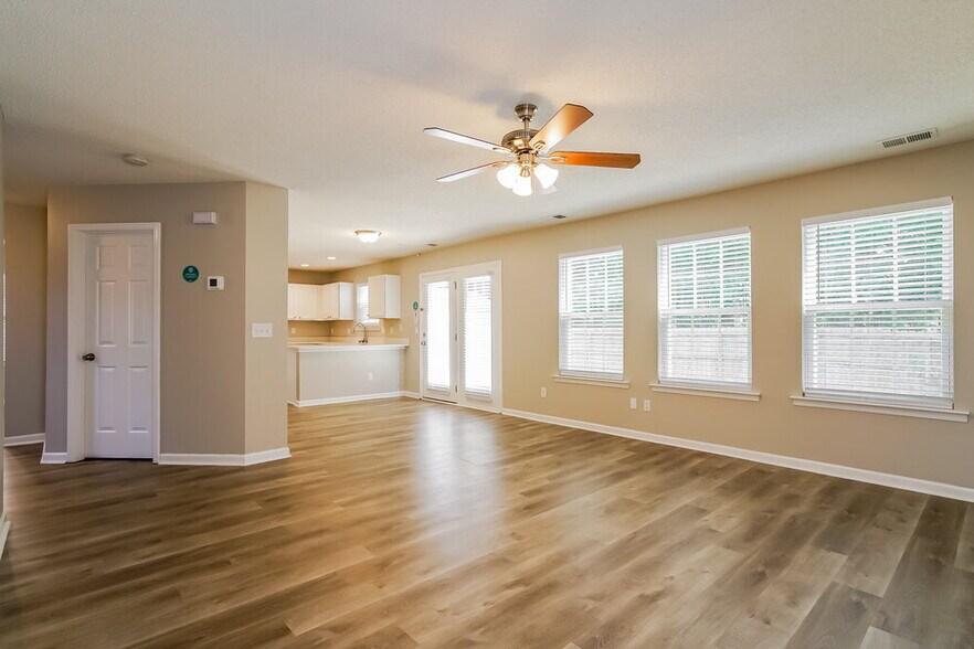 Building Photo - 7624 Brighton Village Dr
