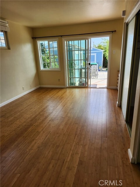 Building Photo - 628 W Floral Dr