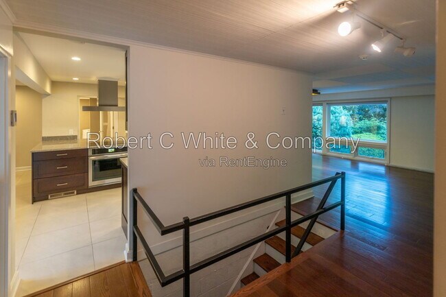 Building Photo - 16 Sunbrook Rd