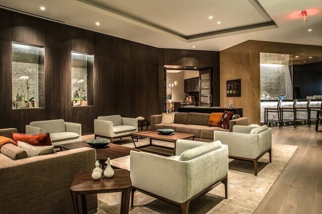 Building Photo - 580 Washington St