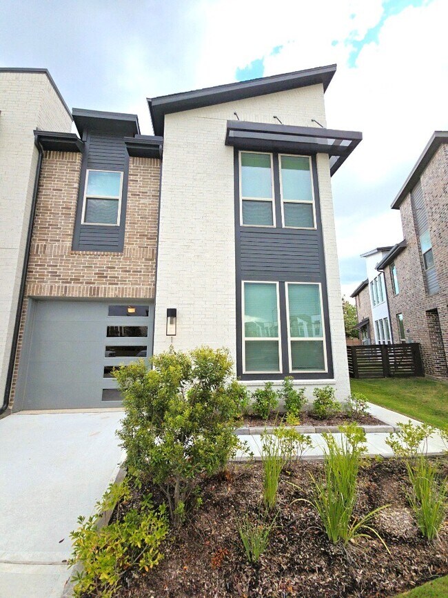 Building Photo - 16518 Amber Patina Ln